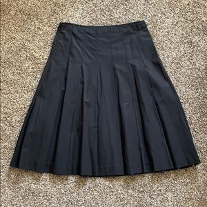 Banana republic black pleated skirt